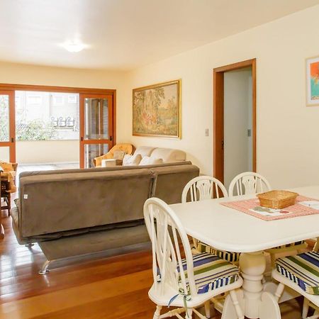 Apartamento Amplo E Aconchegante Na Av Das Hortencias No Centro De กรามาโด ภายนอก รูปภาพ