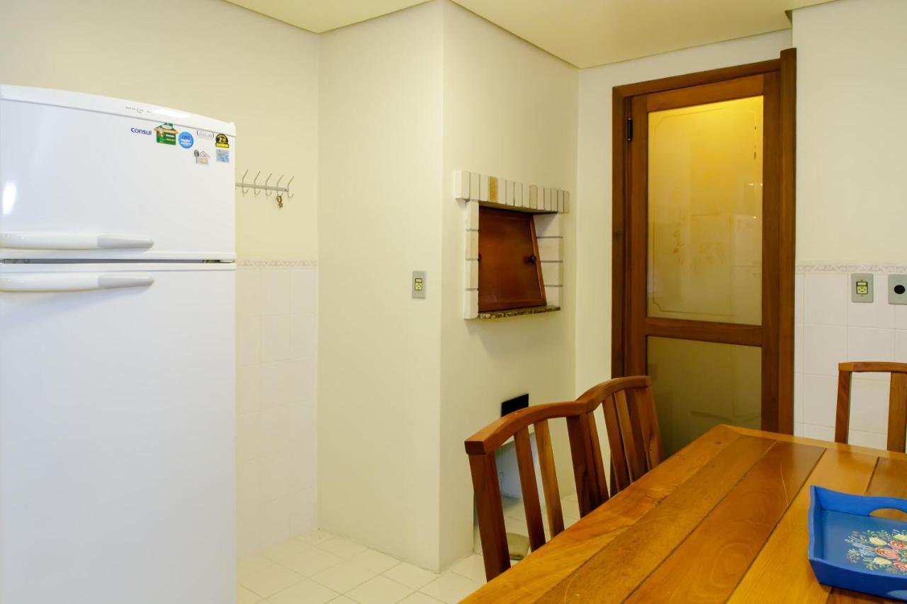 Apartamento Amplo E Aconchegante Na Av Das Hortencias No Centro De กรามาโด ภายนอก รูปภาพ