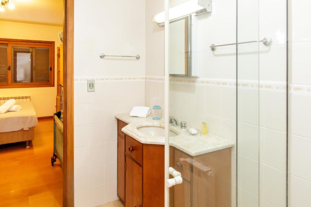 Apartamento Amplo E Aconchegante Na Av Das Hortencias No Centro De กรามาโด ภายนอก รูปภาพ