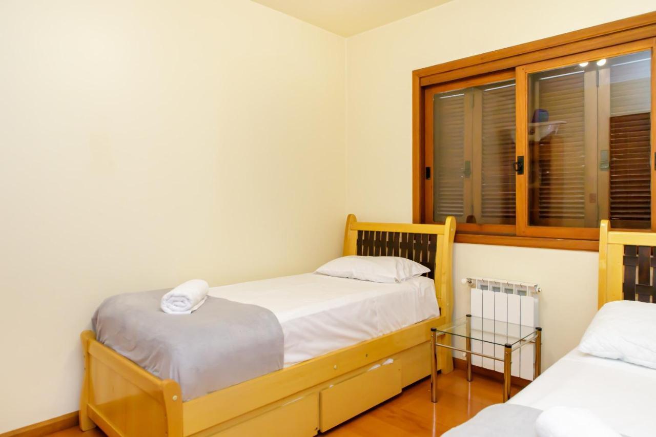 Apartamento Amplo E Aconchegante Na Av Das Hortencias No Centro De กรามาโด ภายนอก รูปภาพ